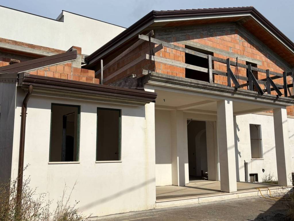 casa indipendente in vendita a Barcellona Pozzo di Gotto
