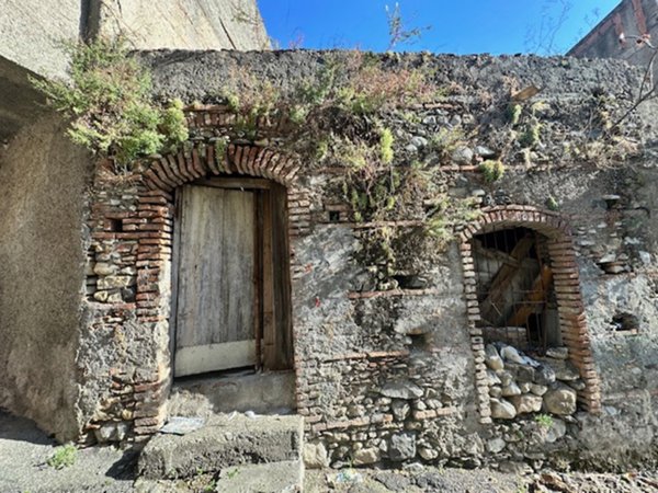 casa indipendente in vendita a Barcellona Pozzo di Gotto