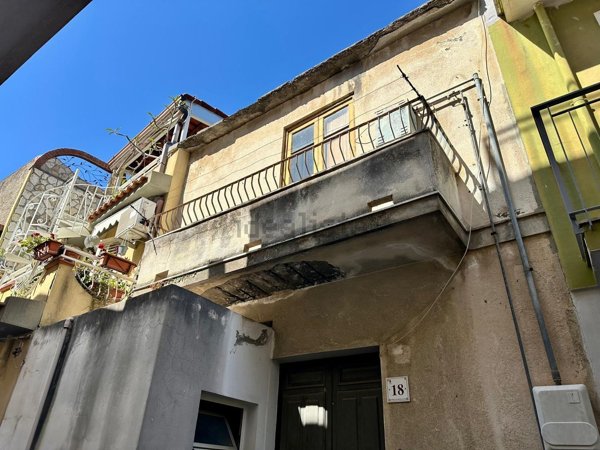 casa indipendente in vendita a Barcellona Pozzo di Gotto