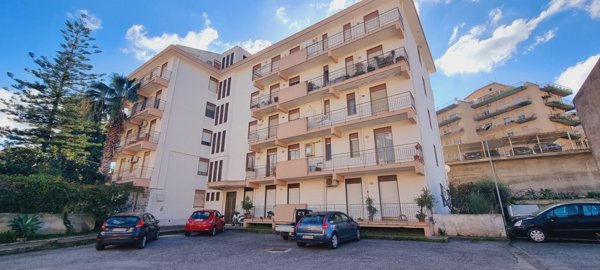 appartamento in vendita a Barcellona Pozzo di Gotto in zona Centro Città