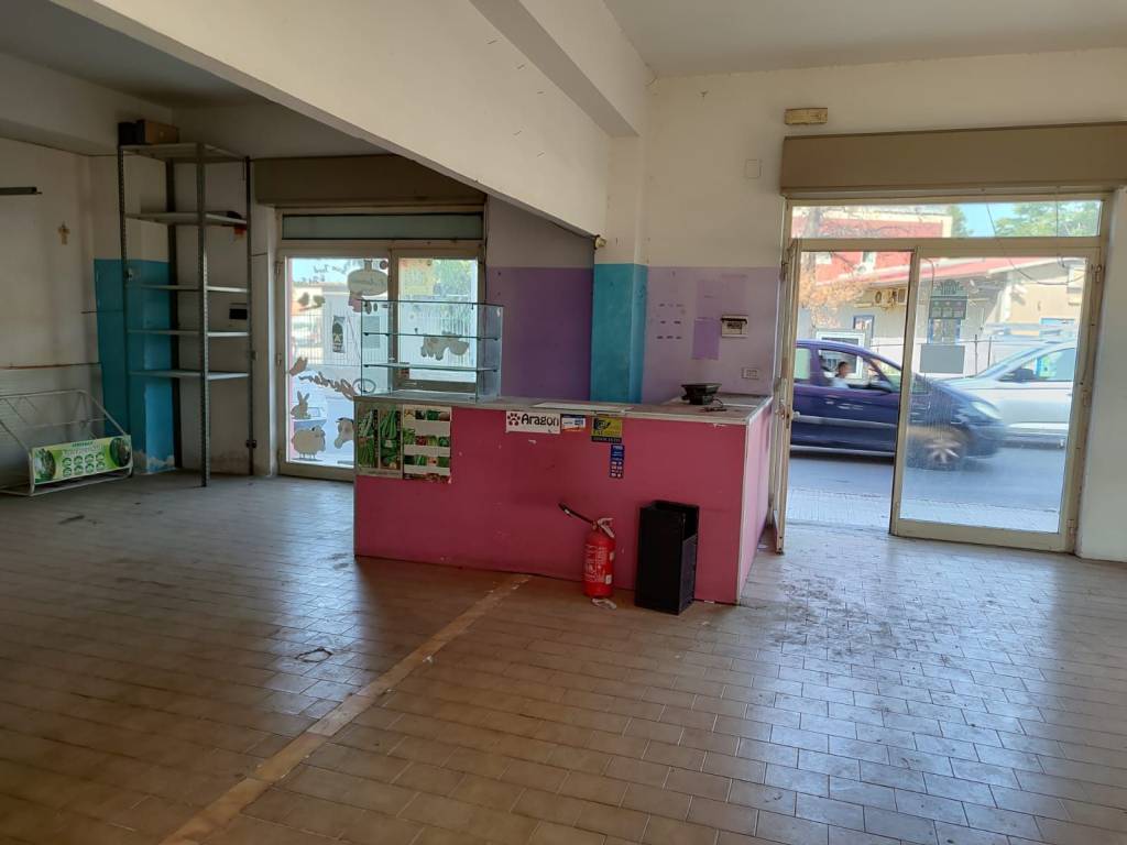 negozio in vendita a Barcellona Pozzo di Gotto