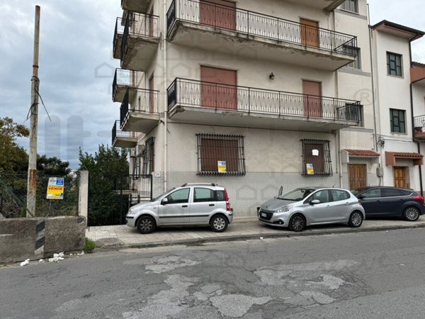 appartamento in vendita a Barcellona Pozzo di Gotto in zona Centro Città