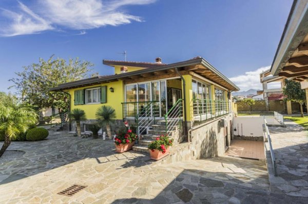 casa indipendente a Barcellona Pozzo di Gotto in zona Calderà/Spine Sante