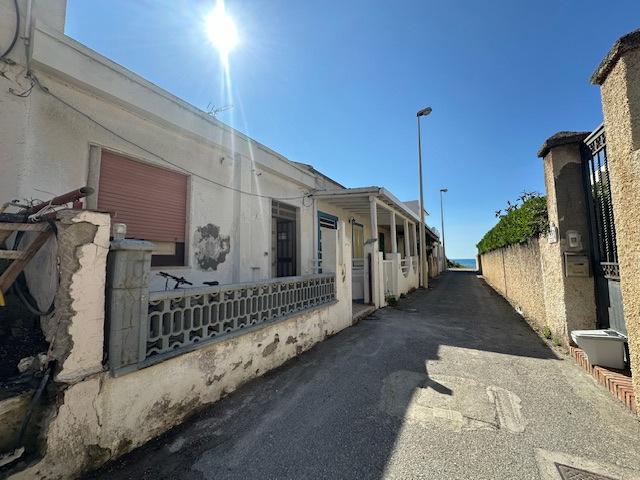 casa indipendente in vendita a Barcellona Pozzo di Gotto