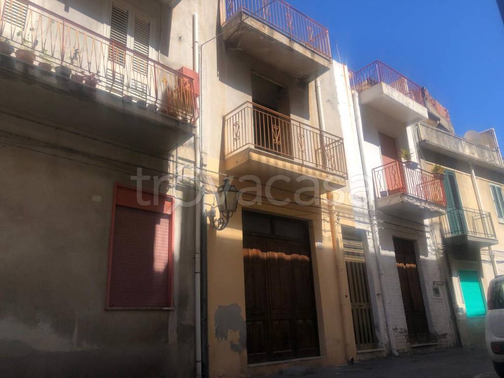 casa indipendente in vendita a Barcellona Pozzo di Gotto in zona Centro Città