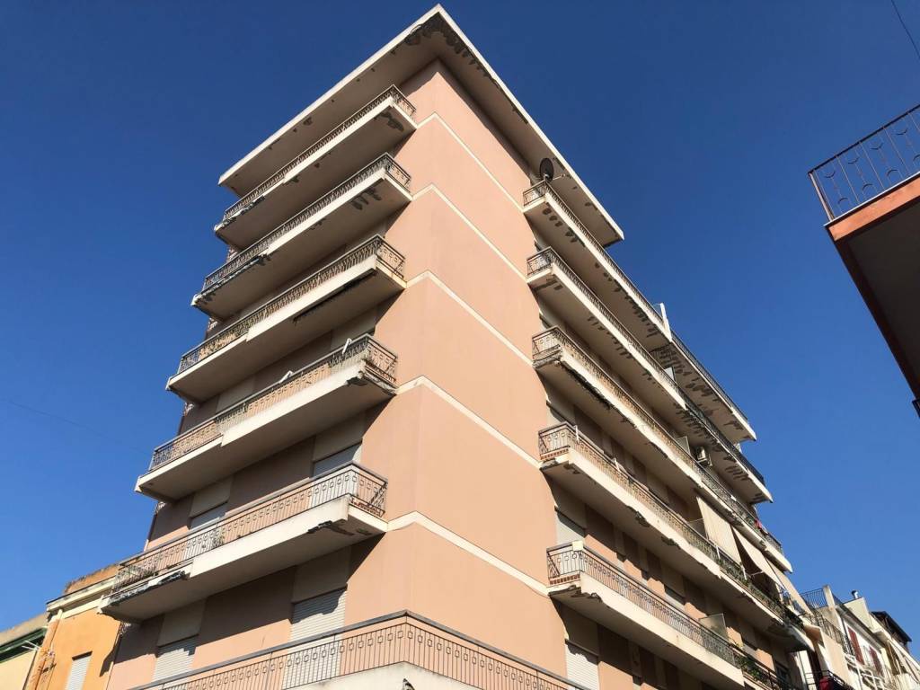 appartamento in vendita a Barcellona Pozzo di Gotto in zona Centro Città