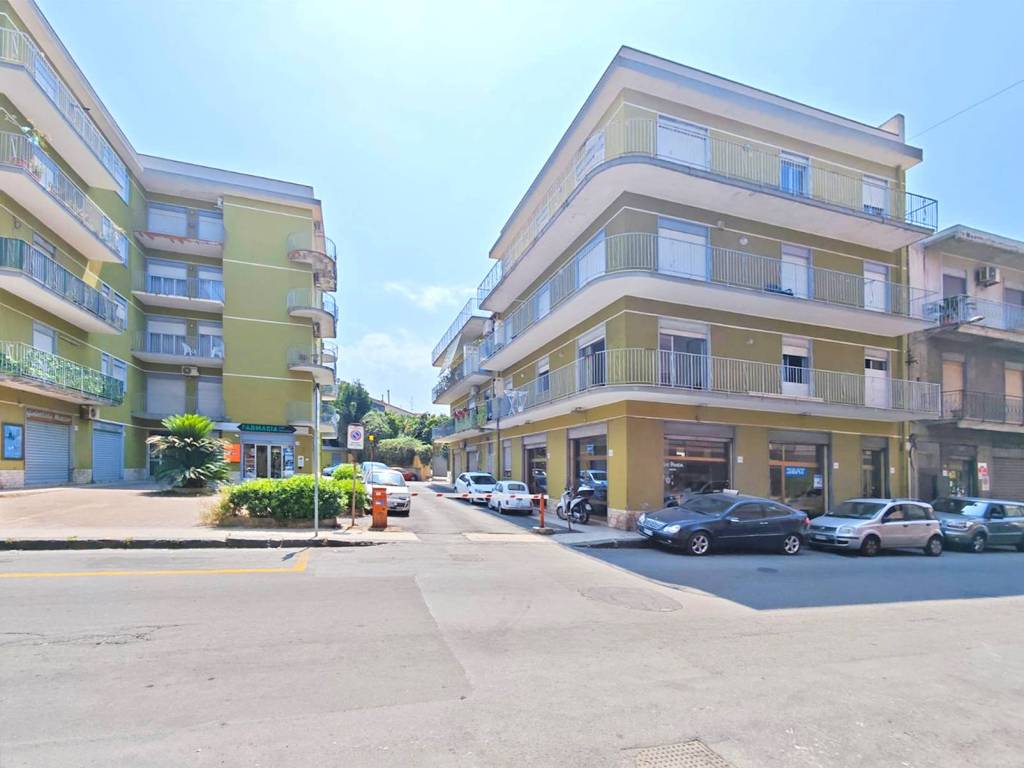 appartamento in vendita a Barcellona Pozzo di Gotto in zona Centro Città