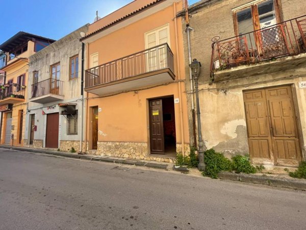 casa indipendente in vendita a Barcellona Pozzo di Gotto