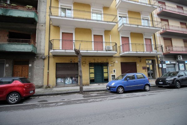 locale commerciale in vendita a Barcellona Pozzo di Gotto