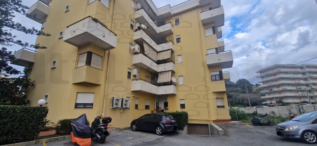 appartamento in vendita a Barcellona Pozzo di Gotto in zona Centro Città