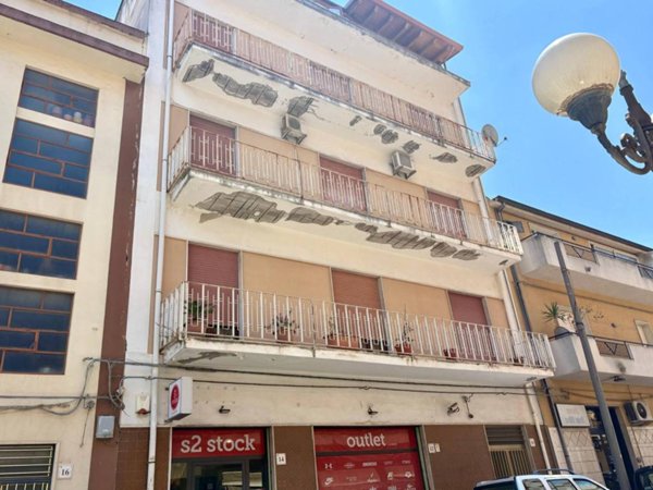 appartamento in vendita a Barcellona Pozzo di Gotto in zona Centro Città
