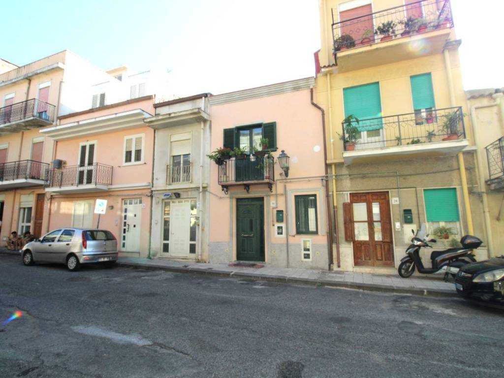 casa indipendente in vendita a Barcellona Pozzo di Gotto