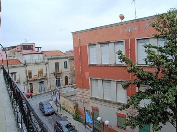 appartamento in vendita a Barcellona Pozzo di Gotto in zona Centro Città