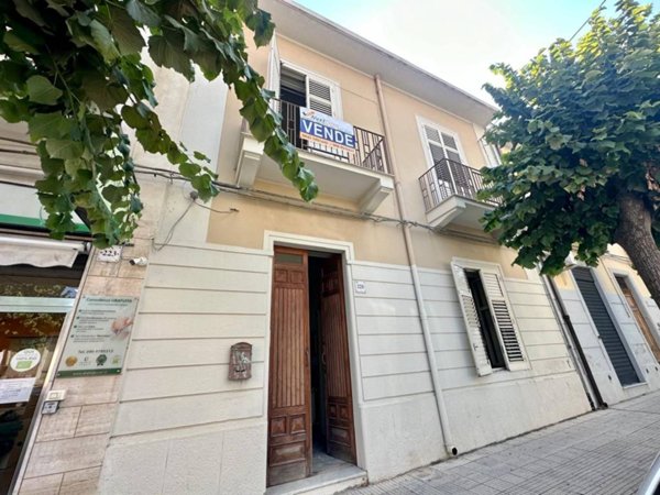 casa indipendente in vendita a Barcellona Pozzo di Gotto in zona Centro Città
