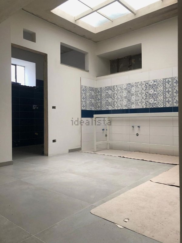 locale di sgombero in vendita a Barcellona Pozzo di Gotto