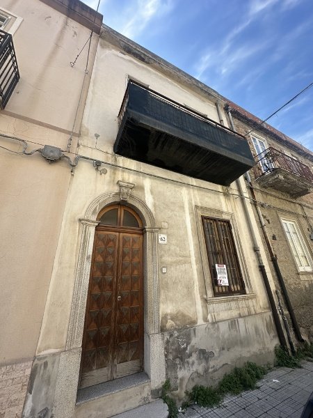 casa indipendente in vendita a Barcellona Pozzo di Gotto