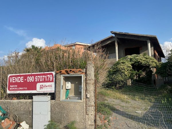 casa indipendente in vendita a Barcellona Pozzo di Gotto