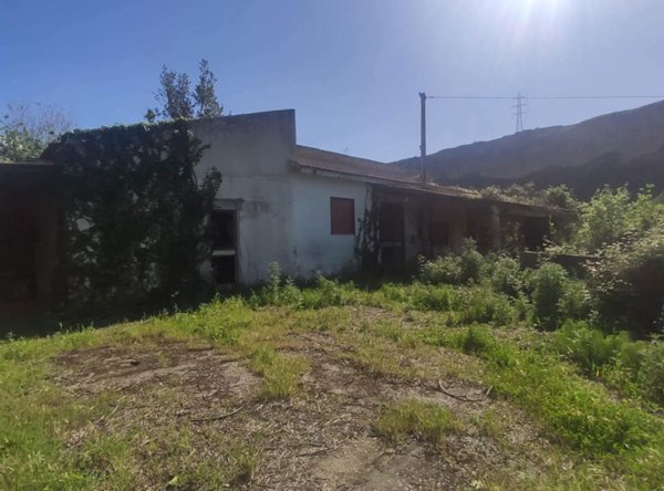 casa indipendente in vendita a Barcellona Pozzo di Gotto