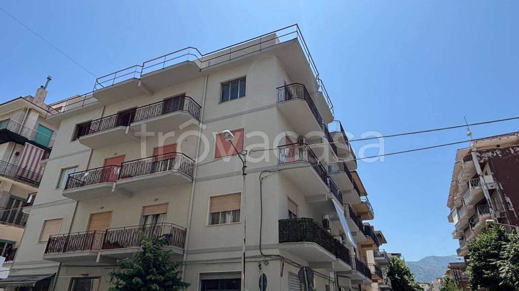 appartamento in vendita a Barcellona Pozzo di Gotto in zona Centro Città