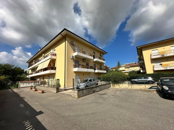 appartamento in vendita a Barcellona Pozzo di Gotto in zona Oreto