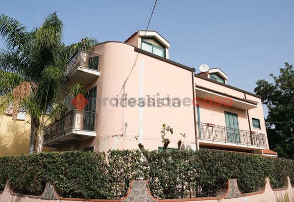 casa indipendente in vendita a Barcellona Pozzo di Gotto