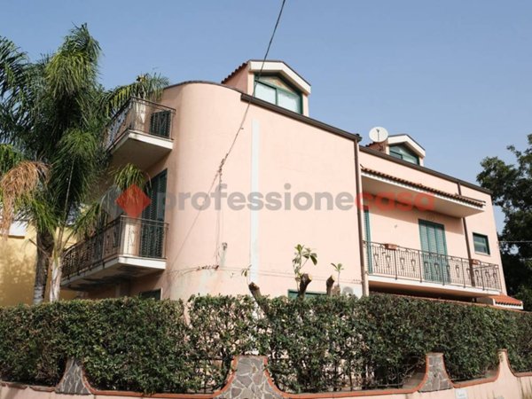 casa indipendente in vendita a Barcellona Pozzo di Gotto