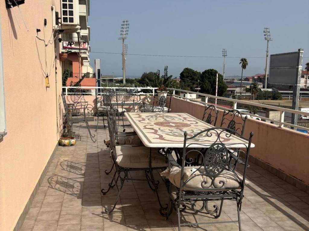 intera palazzina in vendita a Barcellona Pozzo di Gotto