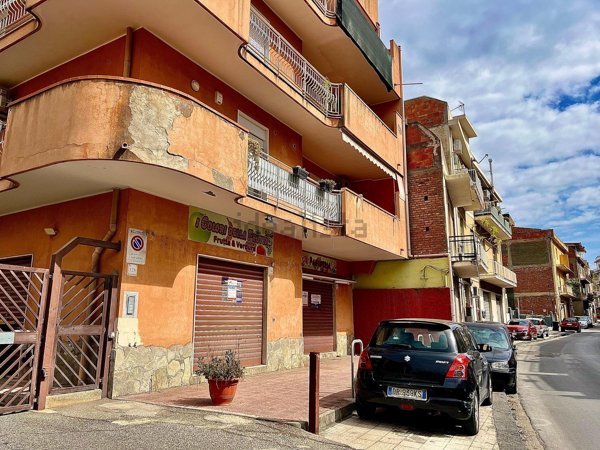 locale commerciale in vendita a Barcellona Pozzo di Gotto