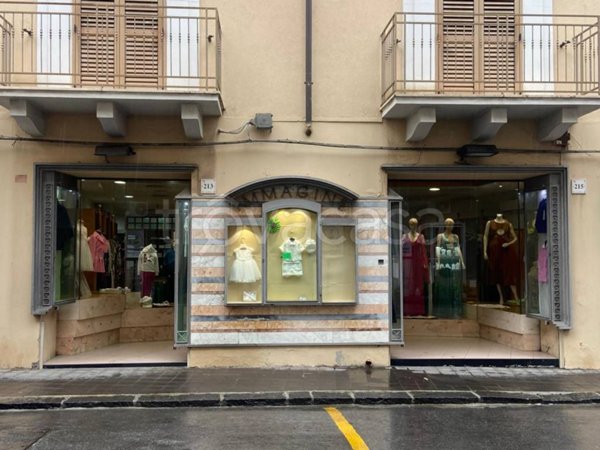 negozio in vendita a Barcellona Pozzo di Gotto in zona Centro Città