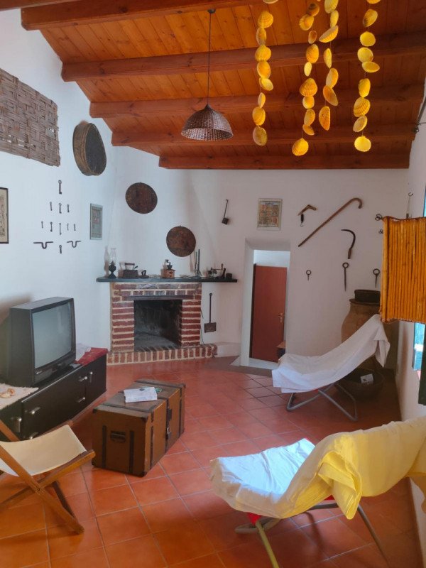 casa indipendente in vendita a Barcellona Pozzo di Gotto in zona Femminamorta