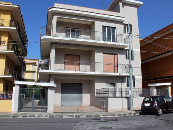 appartamento in vendita a Barcellona Pozzo di Gotto in zona Centro Città