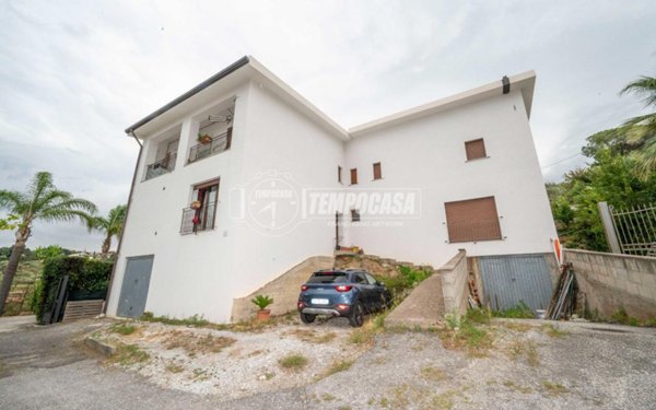 casa indipendente in vendita a Barcellona Pozzo di Gotto in zona Centro Città