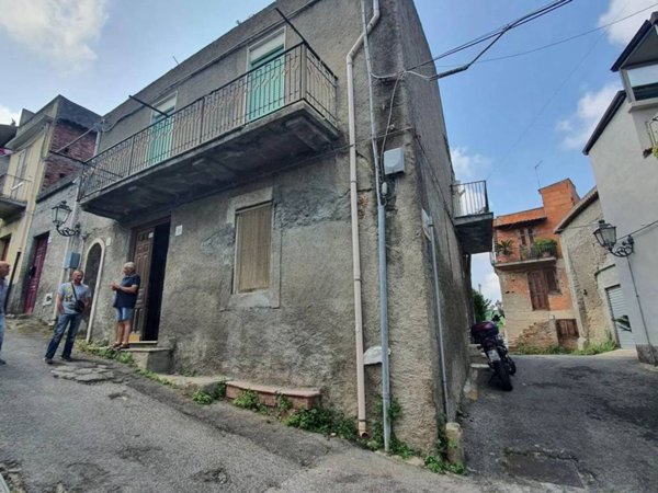 casa indipendente in vendita a Barcellona Pozzo di Gotto