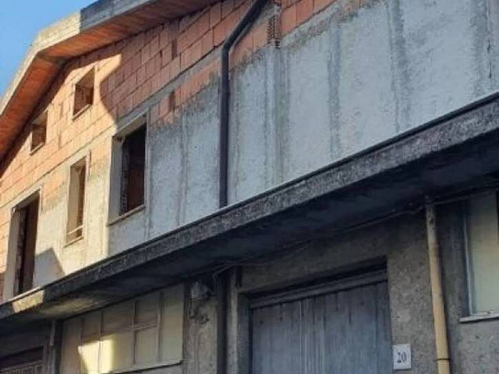 casa indipendente in vendita a Barcellona Pozzo di Gotto in zona Centro Città