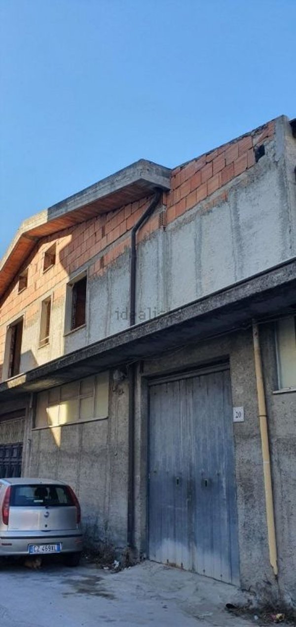 casa indipendente in vendita a Barcellona Pozzo di Gotto in zona Centro Città