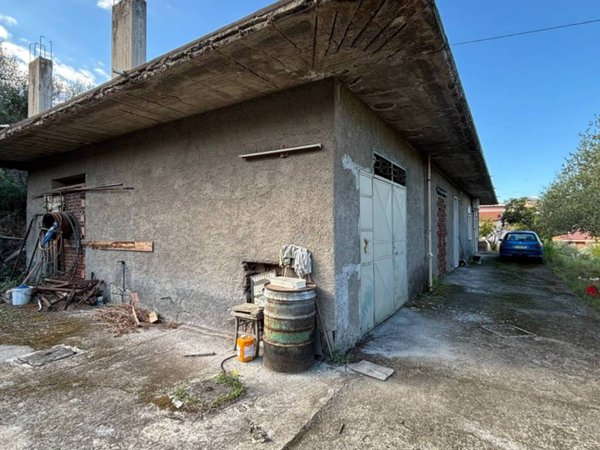 casa indipendente in vendita a Barcellona Pozzo di Gotto