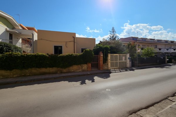 casa indipendente a Barcellona Pozzo di Gotto in zona Calderà/Spine Sante