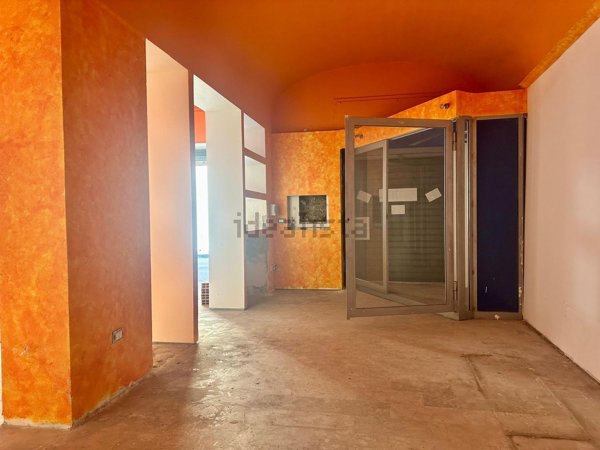 locale commerciale in vendita a Barcellona Pozzo di Gotto