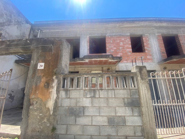 casa indipendente in vendita a Barcellona Pozzo di Gotto in zona Centro Città