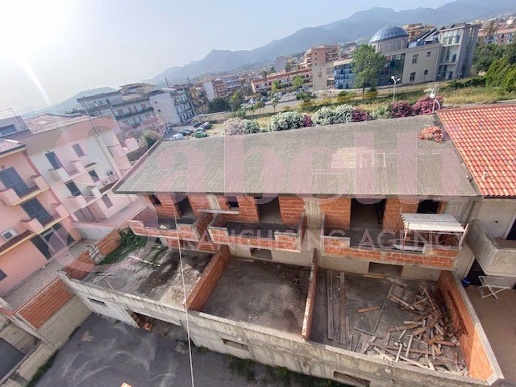 casa indipendente in vendita a Barcellona Pozzo di Gotto