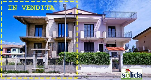 casa indipendente in vendita a Barcellona Pozzo di Gotto