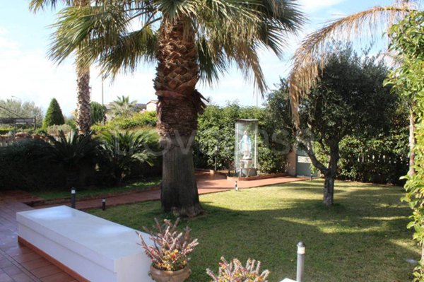 casa indipendente in vendita a Barcellona Pozzo di Gotto