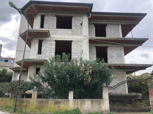 intera palazzina in vendita a Barcellona Pozzo di Gotto