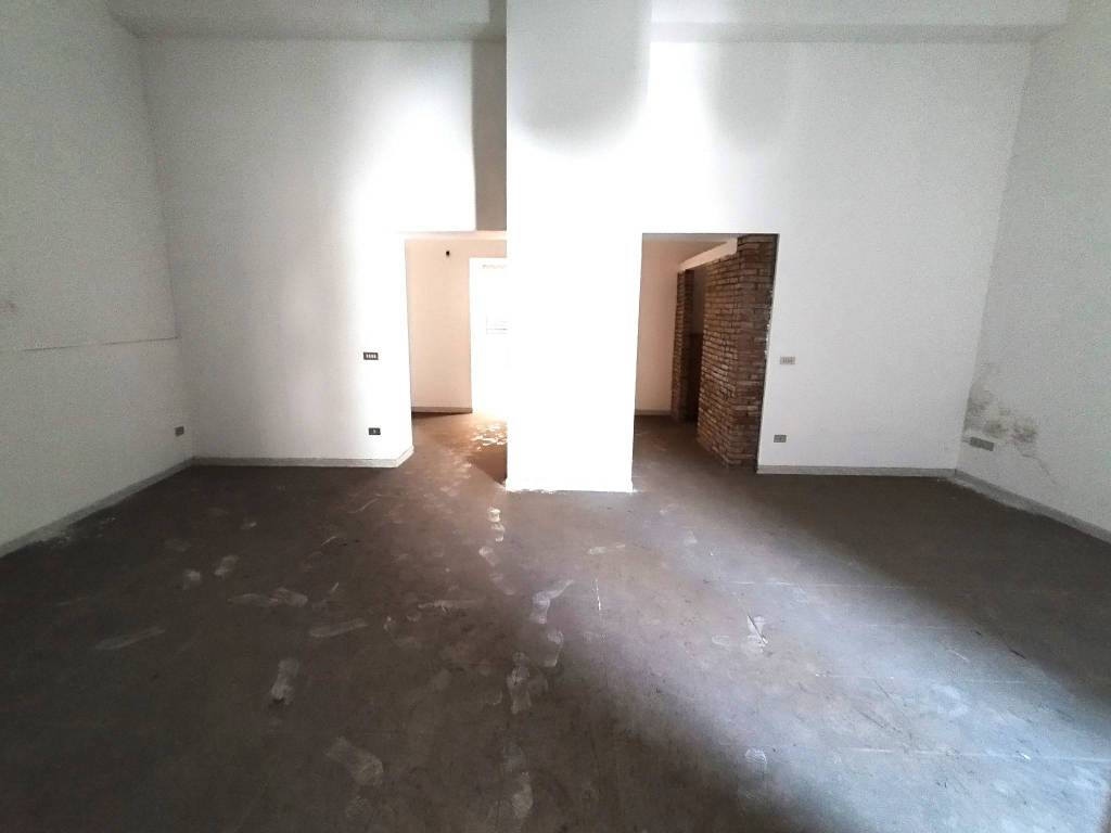 negozio in vendita a Barcellona Pozzo di Gotto in zona Centro Città