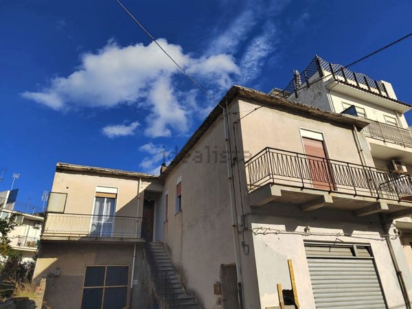 casa indipendente in vendita a Barcellona Pozzo di Gotto