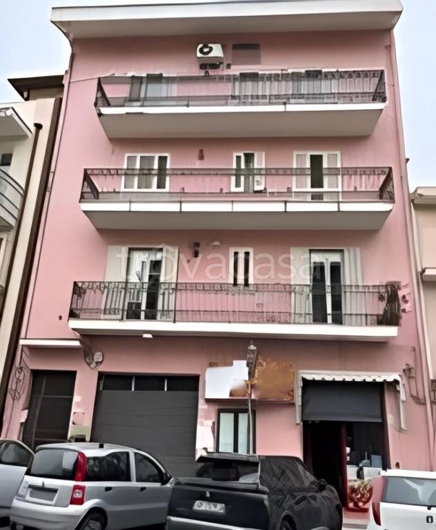 negozio in vendita a Barcellona Pozzo di Gotto in zona Centro Città