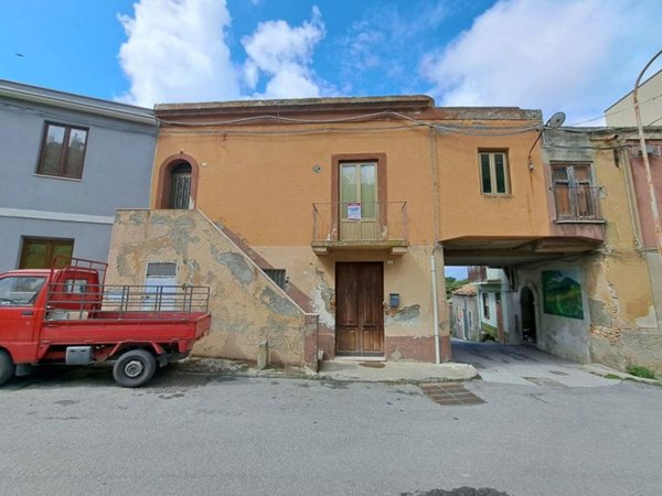 casa indipendente in vendita a Barcellona Pozzo di Gotto