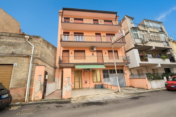 appartamento in vendita a Barcellona Pozzo di Gotto in zona Centro Città