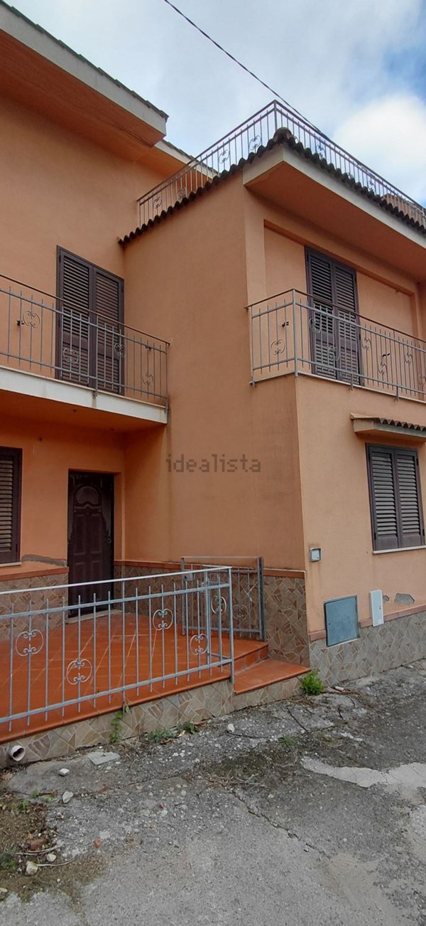 casa indipendente in vendita a Barcellona Pozzo di Gotto