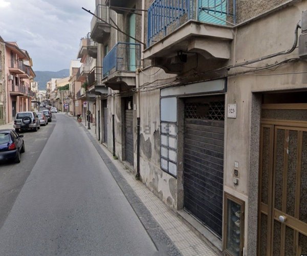 locale commerciale in vendita a Barcellona Pozzo di Gotto